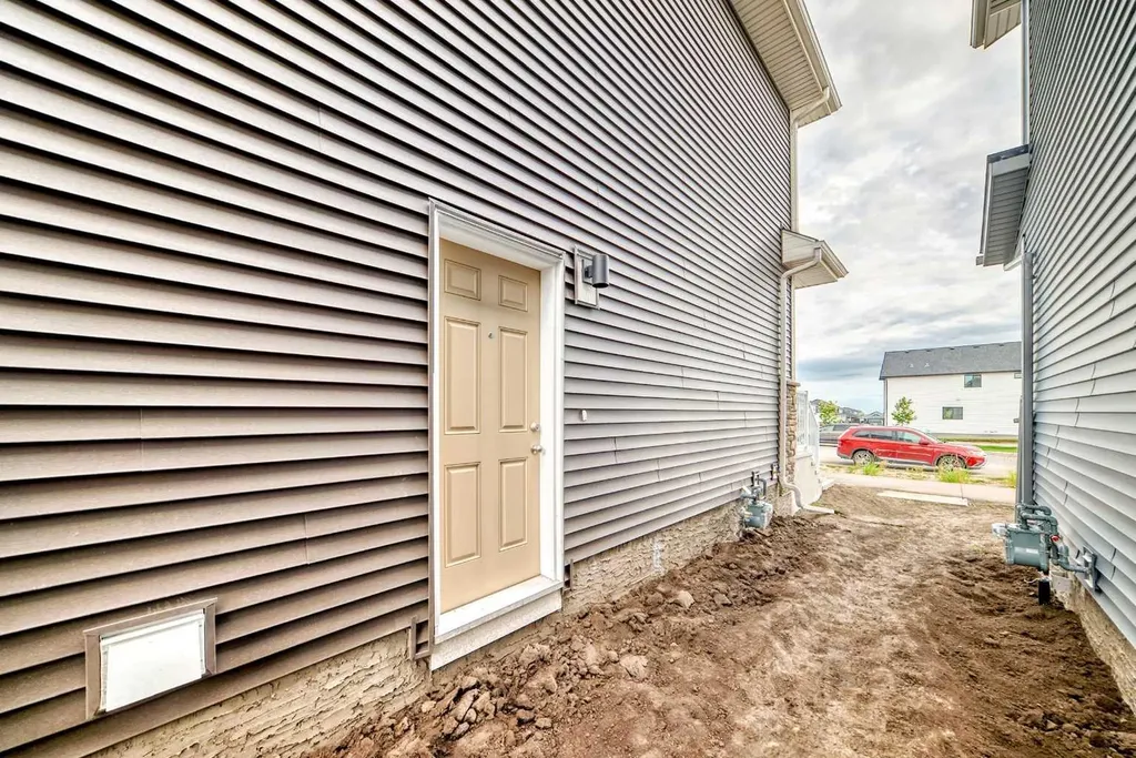 72 Wedderburn Drive Okotoks AB T1S5X2