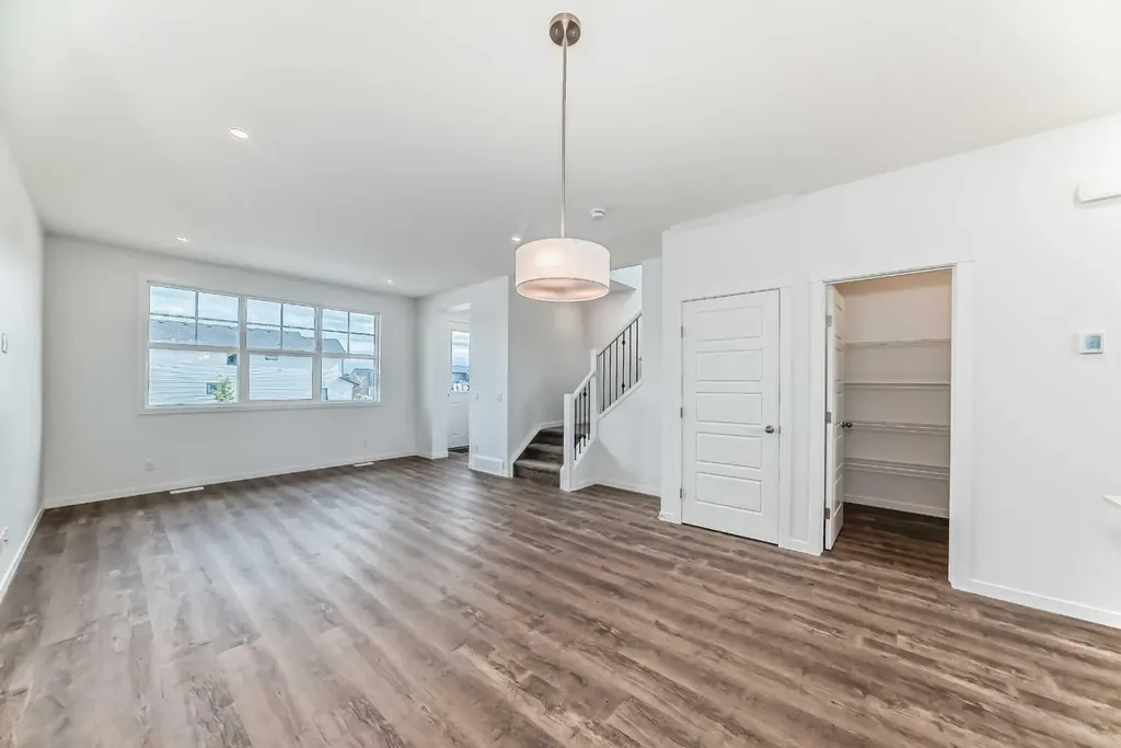 72 Wedderburn Drive Okotoks AB T1S5X2