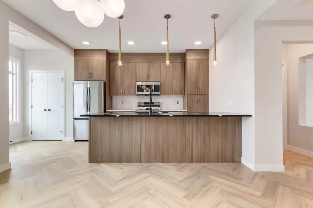 214 Sora Gardens SE Calgary AB T3S 0m7
