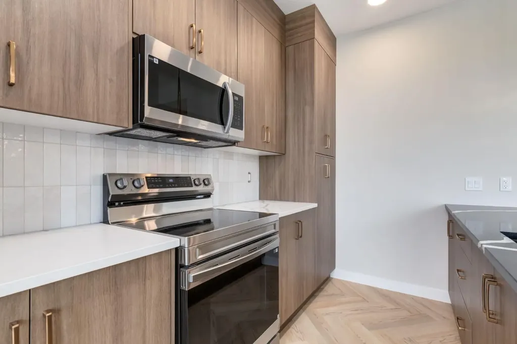 214 Sora Gardens SE Calgary AB T3S 0m7