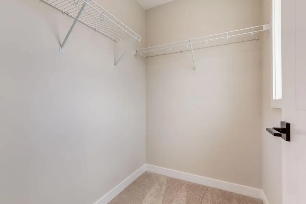 214 Sora Gardens SE Calgary AB T3S 0m7