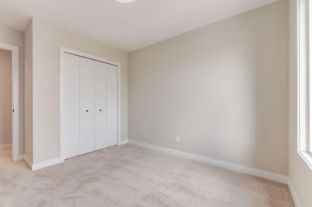 214 Sora Gardens SE Calgary AB T3S 0m7
