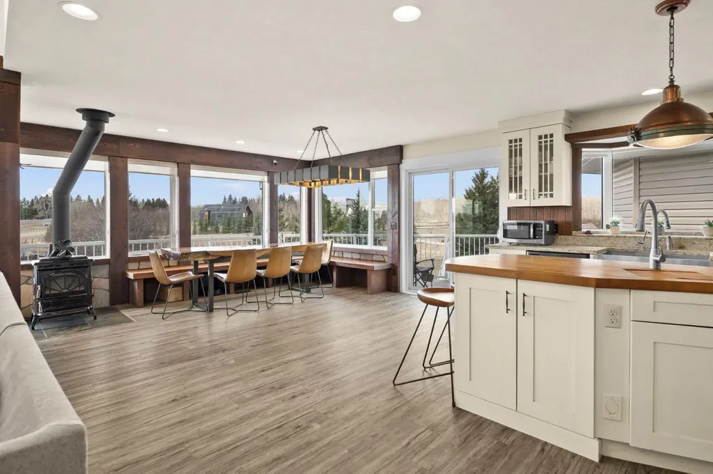 243222 Range Road 32 Rural Rocky View County AB T3Z 2E3