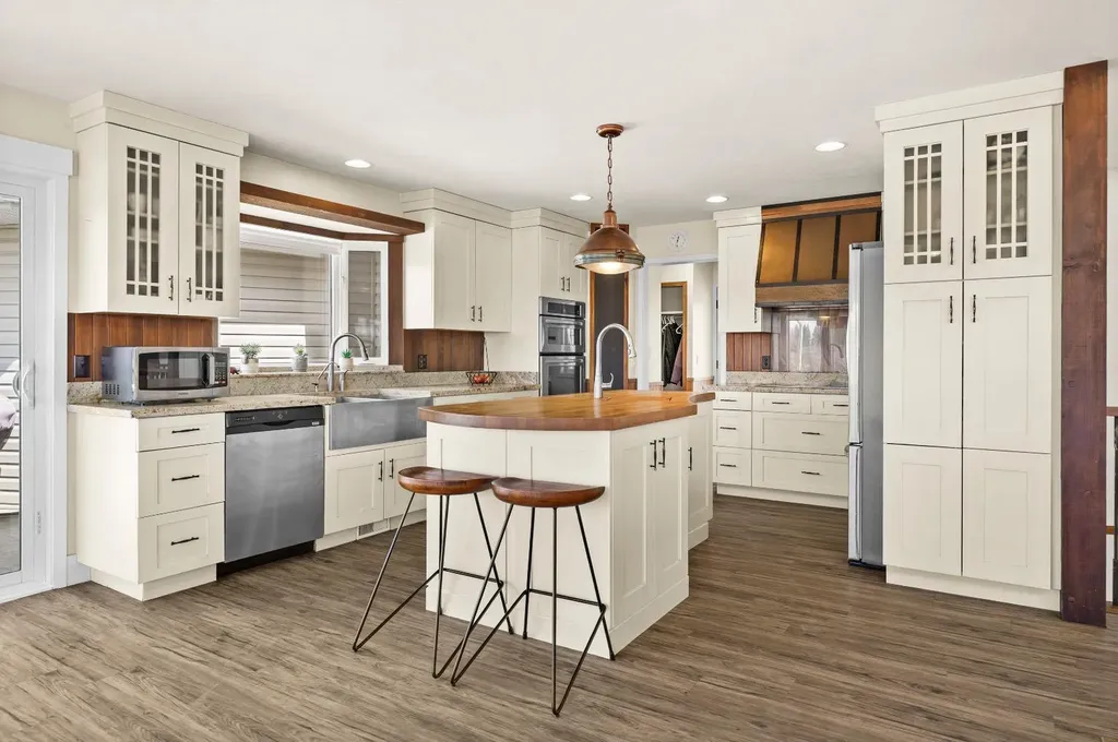 243222 Range Road 32 Rural Rocky View County AB T3Z 2E3