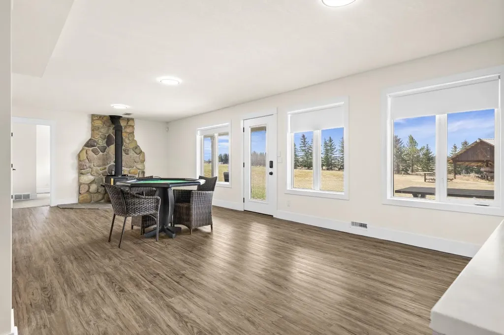 243222 Range Road 32 Rural Rocky View County AB T3Z 2E3