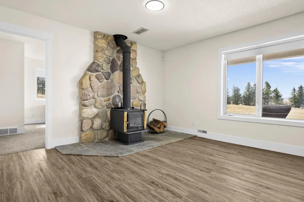243222 Range Road 32 Rural Rocky View County AB T3Z 2E3