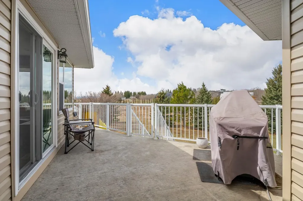 243222 Range Road 32 Rural Rocky View County AB T3Z 2E3