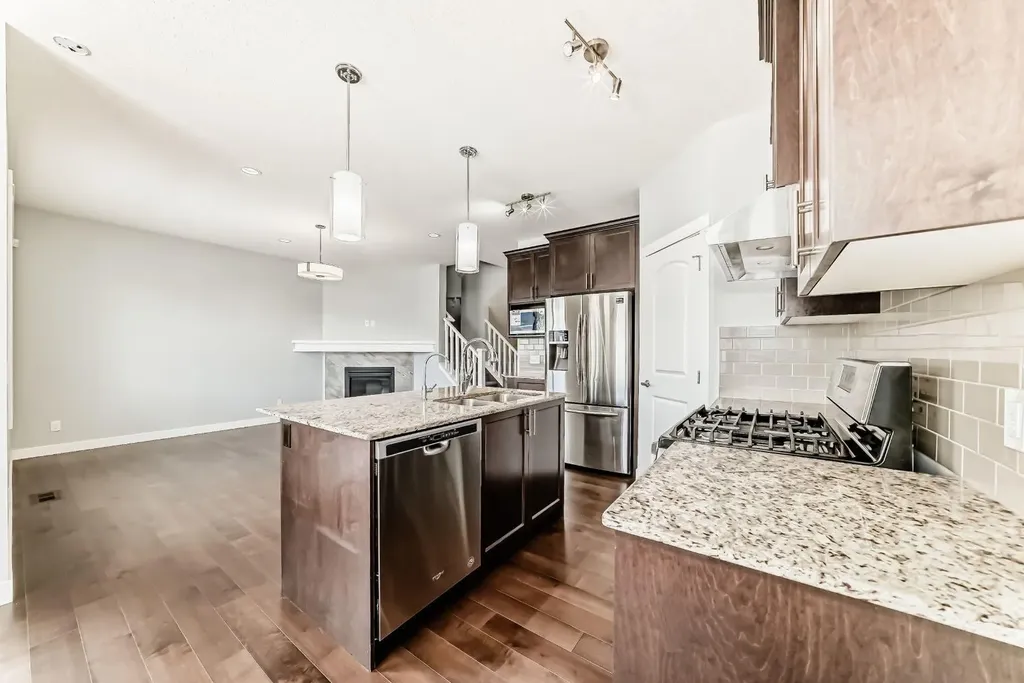 56 Nolanhurst Crescent NW Calgary AB T3R 0Z3