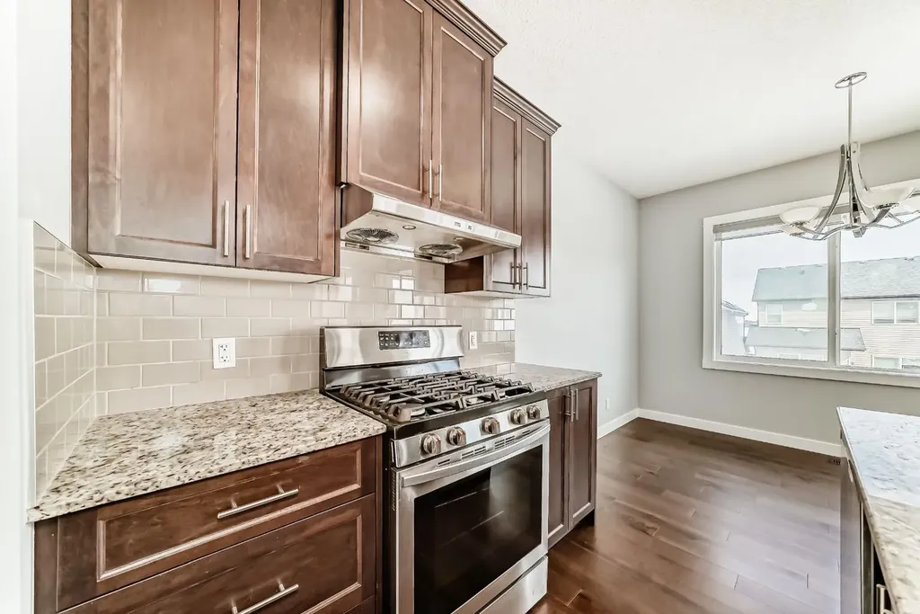 56 Nolanhurst Crescent NW Calgary AB T3R 0Z3