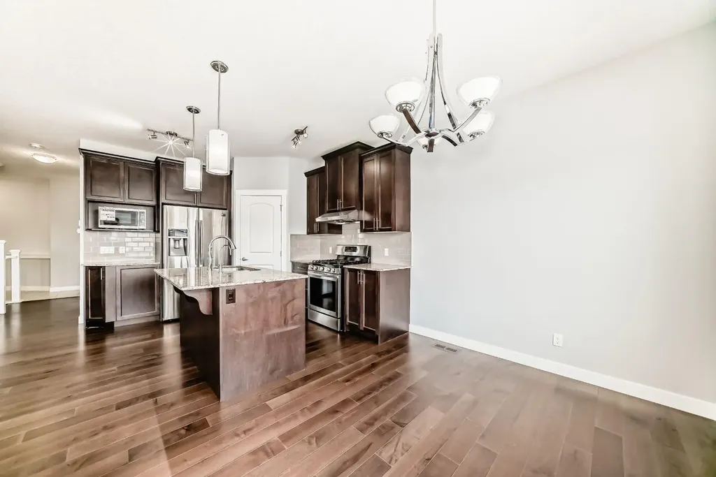 56 Nolanhurst Crescent NW Calgary AB T3R 0Z3