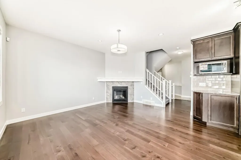 56 Nolanhurst Crescent NW Calgary AB T3R 0Z3