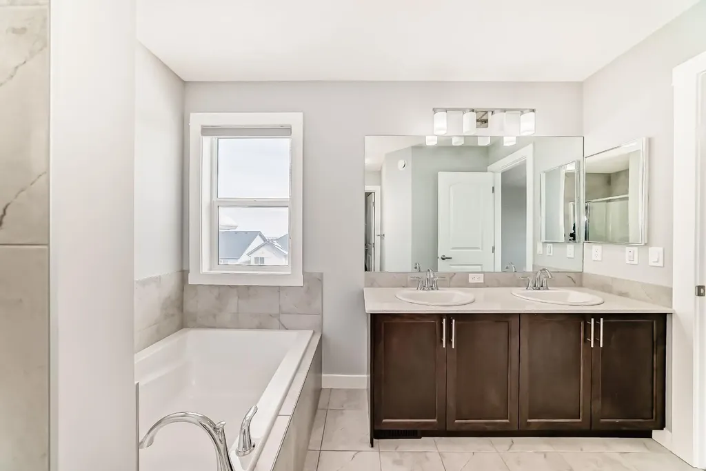 56 Nolanhurst Crescent NW Calgary AB T3R 0Z3