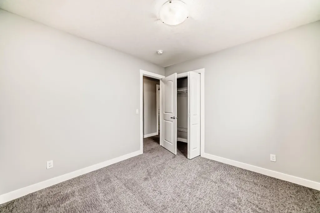 56 Nolanhurst Crescent NW Calgary AB T3R 0Z3