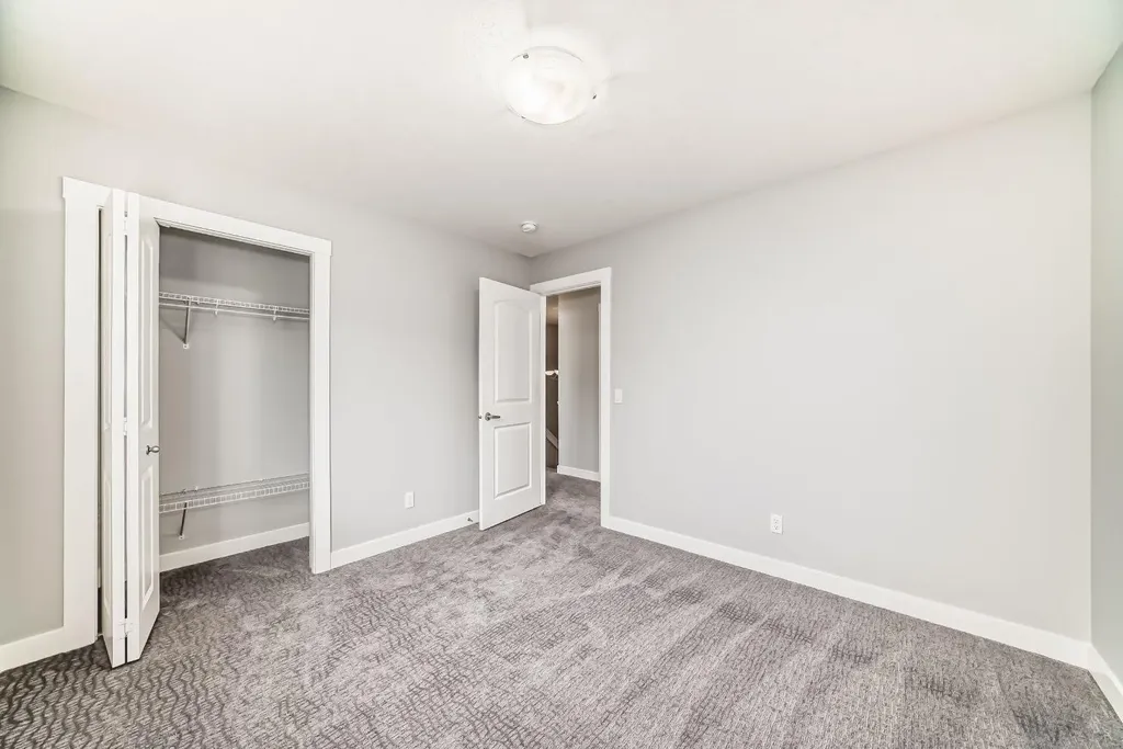 56 Nolanhurst Crescent NW Calgary AB T3R 0Z3