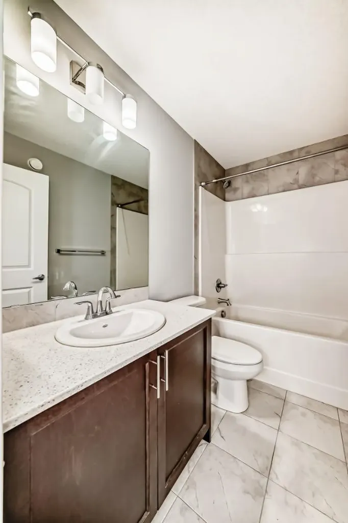 56 Nolanhurst Crescent NW Calgary AB T3R 0Z3
