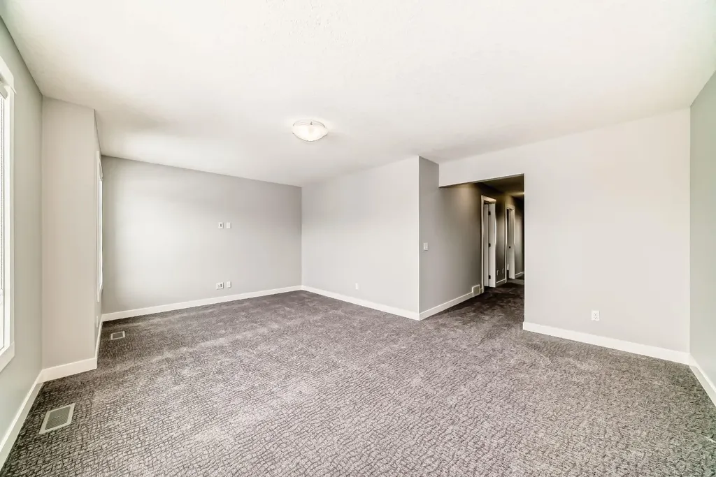 56 Nolanhurst Crescent NW Calgary AB T3R 0Z3