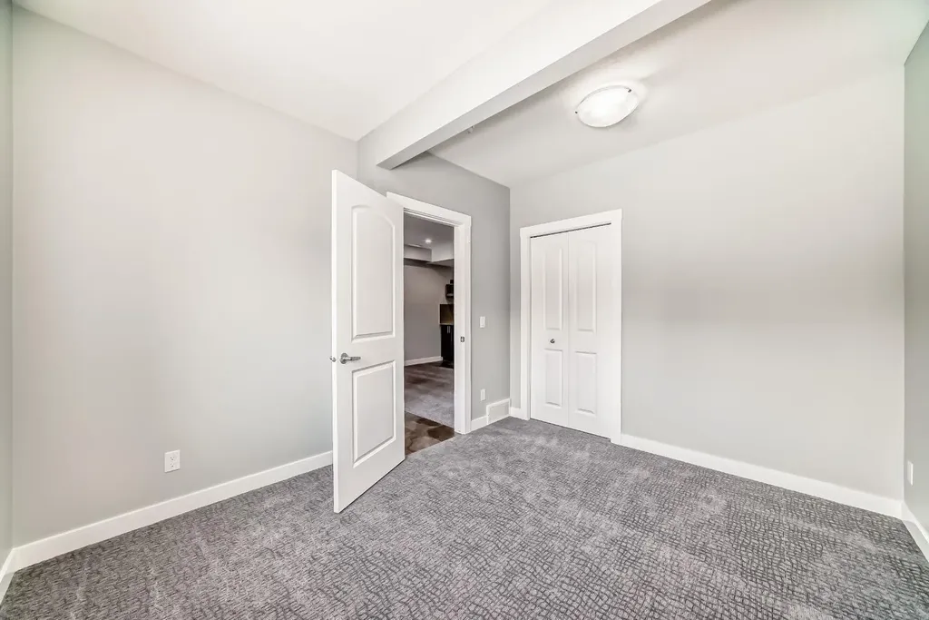 56 Nolanhurst Crescent NW Calgary AB T3R 0Z3