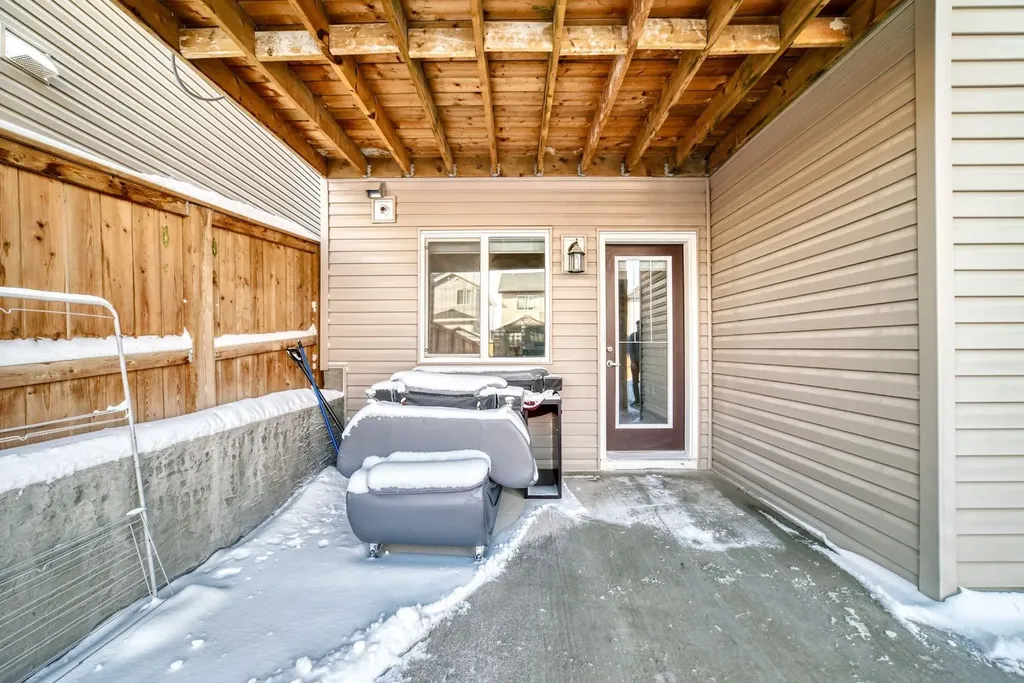 56 Nolanhurst Crescent NW Calgary AB T3R 0Z3