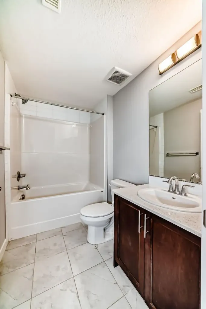 56 Nolanhurst Crescent NW Calgary AB T3R 0Z3