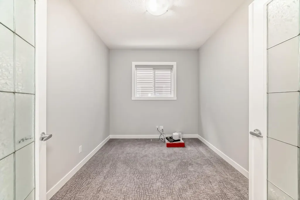 56 Nolanhurst Crescent NW Calgary AB T3R 0Z3