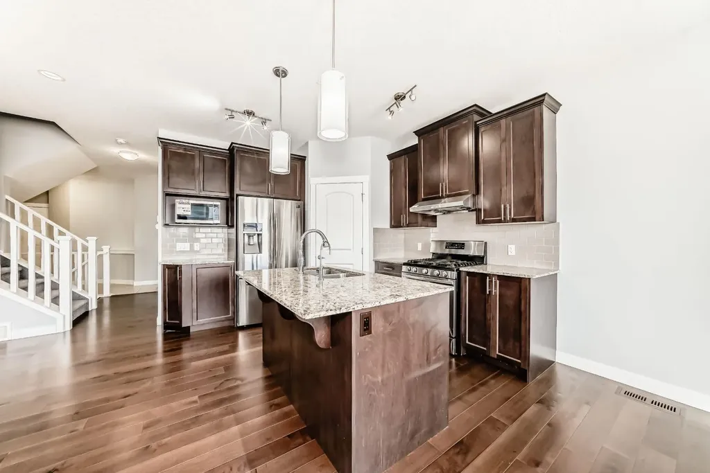 56 Nolanhurst Crescent NW Calgary AB T3R 0Z3