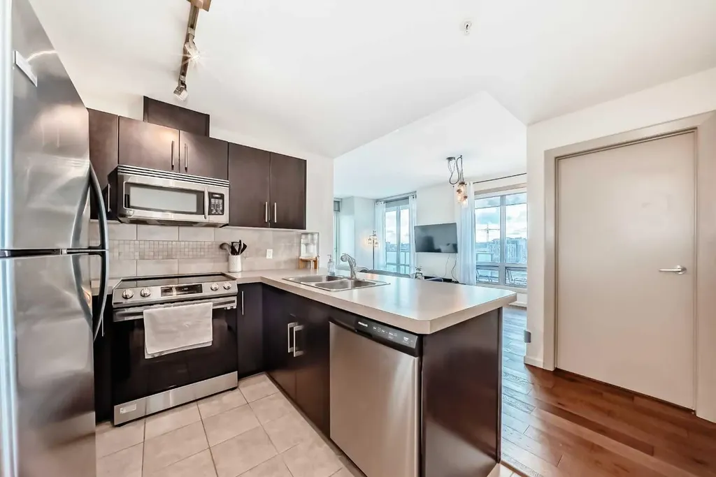 210 15 Avenue SE Calgary AB T2G 0B5