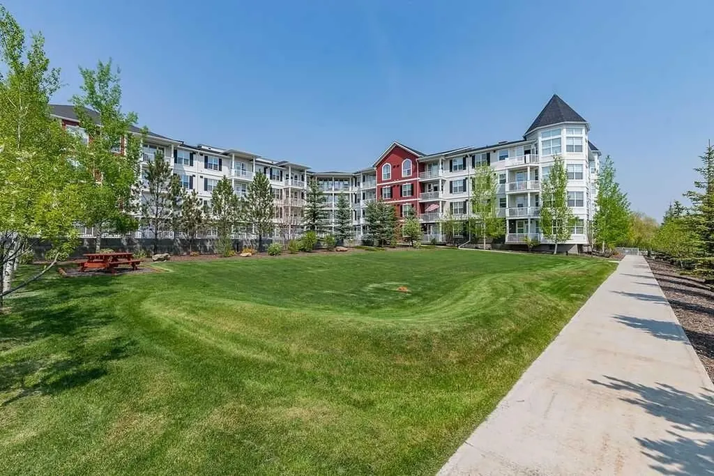 1 Crystal Green Lane Okotoks AB T1S 0C5