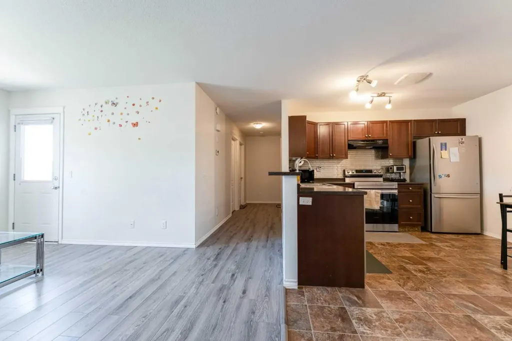 8 Bayside Place Strathmore AB T1P 0E1