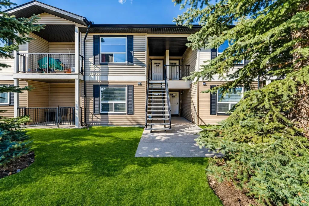 8 Bayside Place Strathmore AB T1P 0E1
