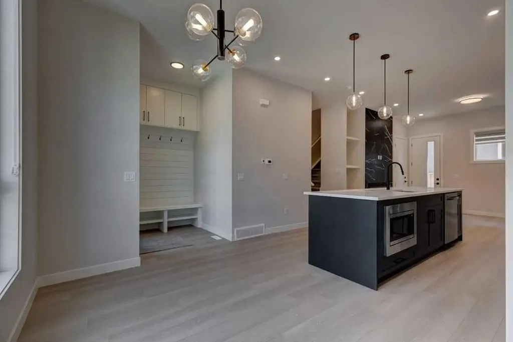 1208 5 Street NE Calgary AB T2E 0Z7
