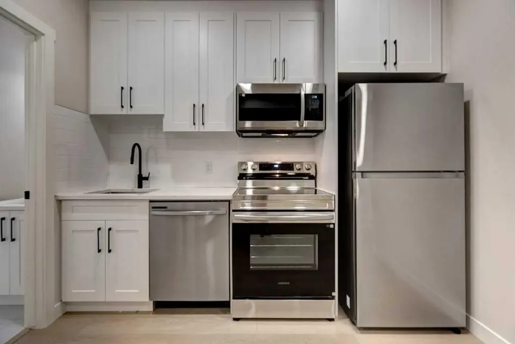 1208 5 Street NE Calgary AB T2E 0Z7