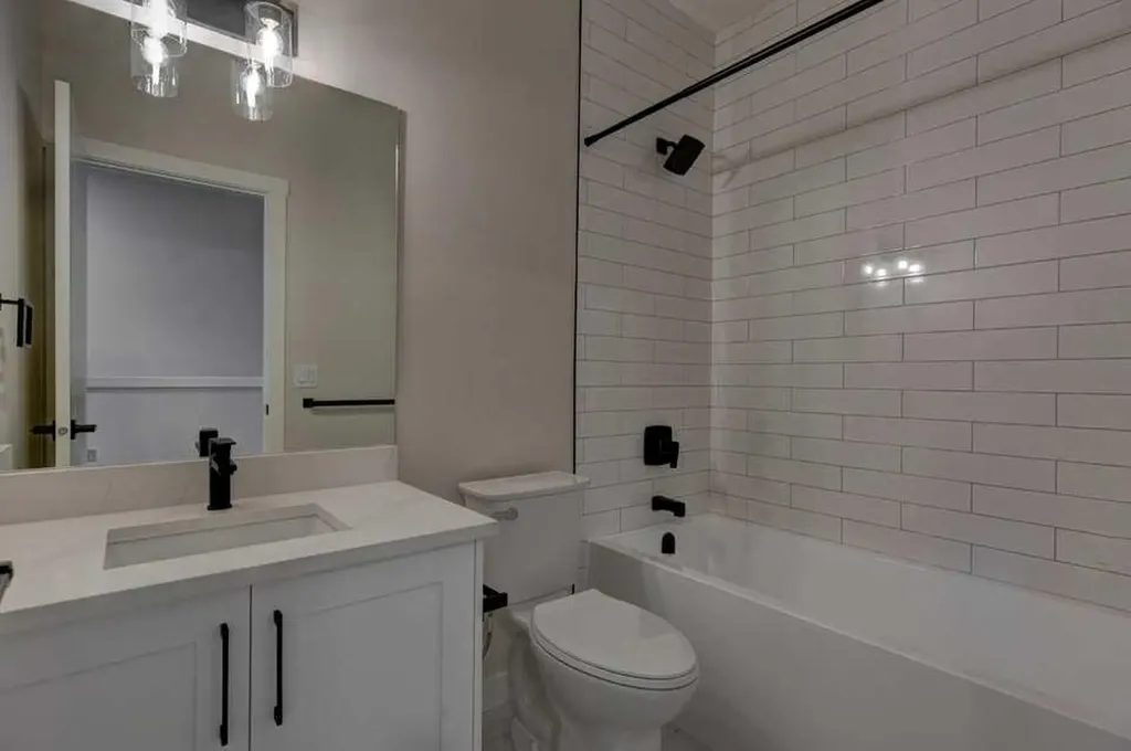 1206 5 Street NE Calgary AB T2E 0Z7