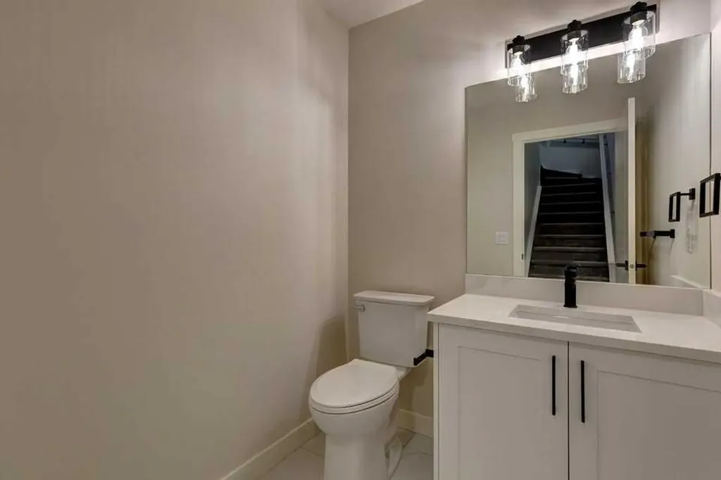 1204 5 Street NE Calgary AB T2E 0Z7