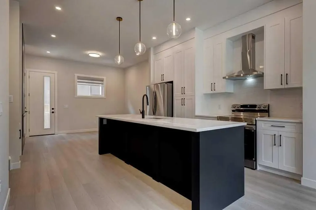 1204 5 Street NE Calgary AB T2E 0Z7