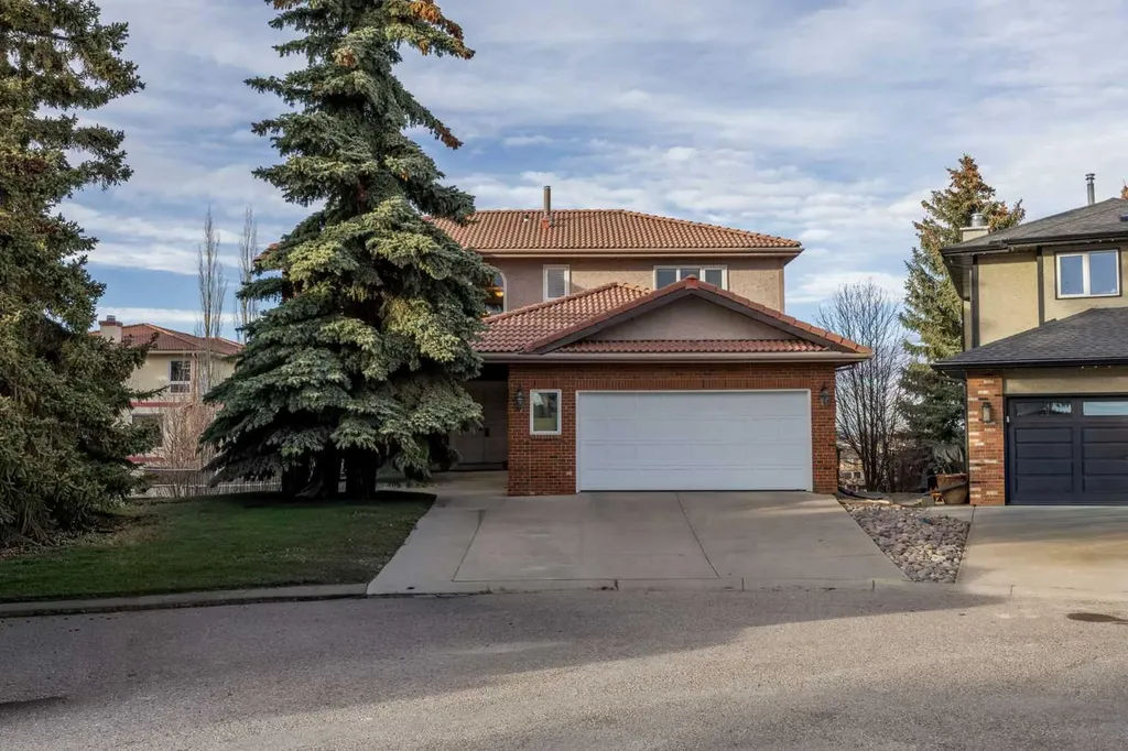 47 Edgeridge Court NW Calgary AB T3A 4P1