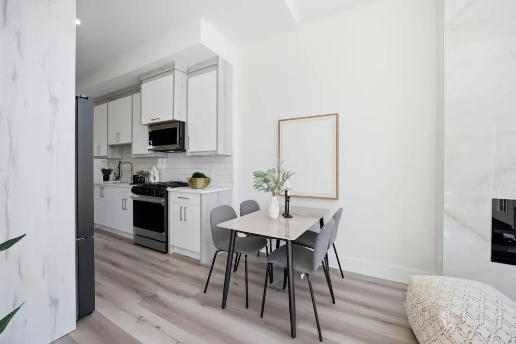 8518 & 8520 33 Avenue NW Calgary AB T3B 1M1