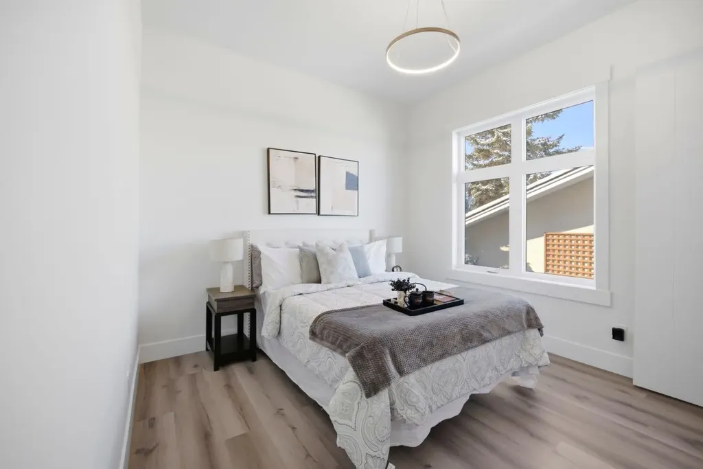 8518 & 8520 33 Avenue NW Calgary AB T3B 1M1