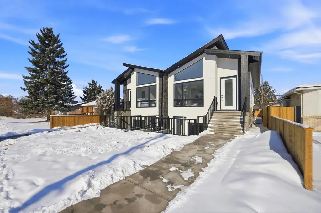 8518 & 8520 33 Avenue NW Calgary AB T3B 1M1
