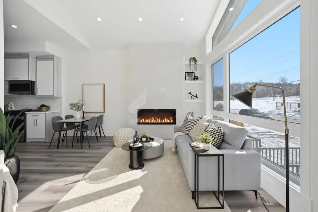 8518 & 8520 33 Avenue NW Calgary AB T3B 1M1