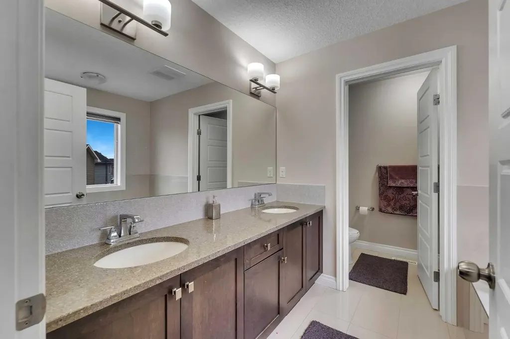 28 Saddlelake Common NE Calgary AB T3J 0W2