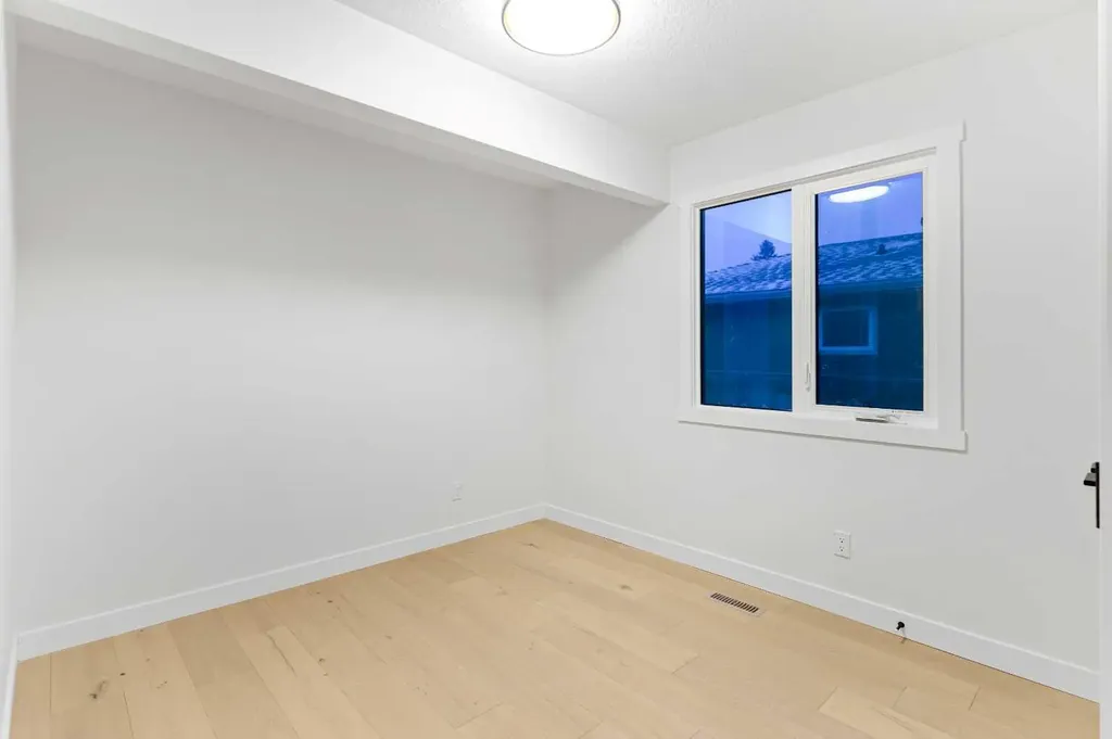 1731 111 Avenue SW Calgary AB T2W 1R6