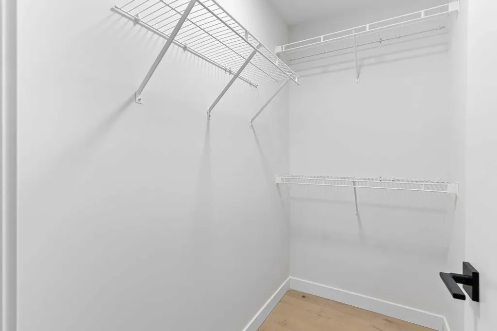 1731 111 Avenue SW Calgary AB T2W 1R6