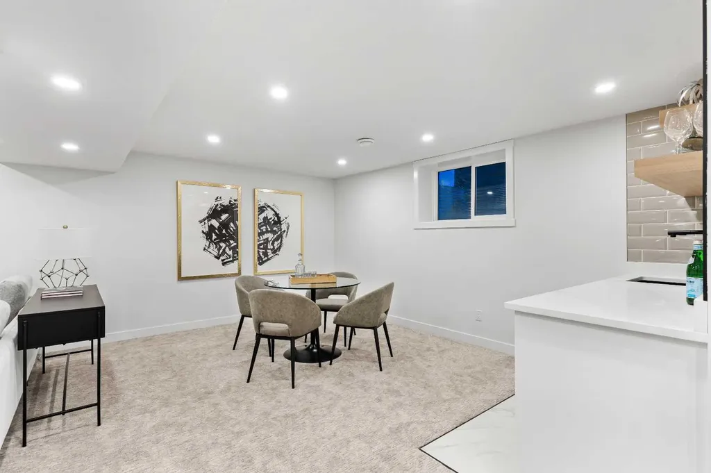 1731 111 Avenue SW Calgary AB T2W 1R6