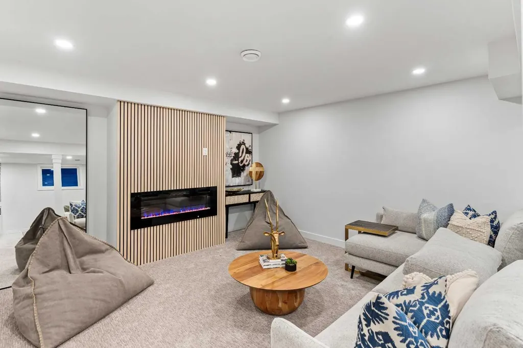 1731 111 Avenue SW Calgary AB T2W 1R6
