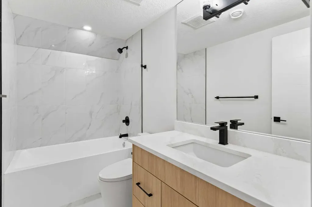 1731 111 Avenue SW Calgary AB T2W 1R6