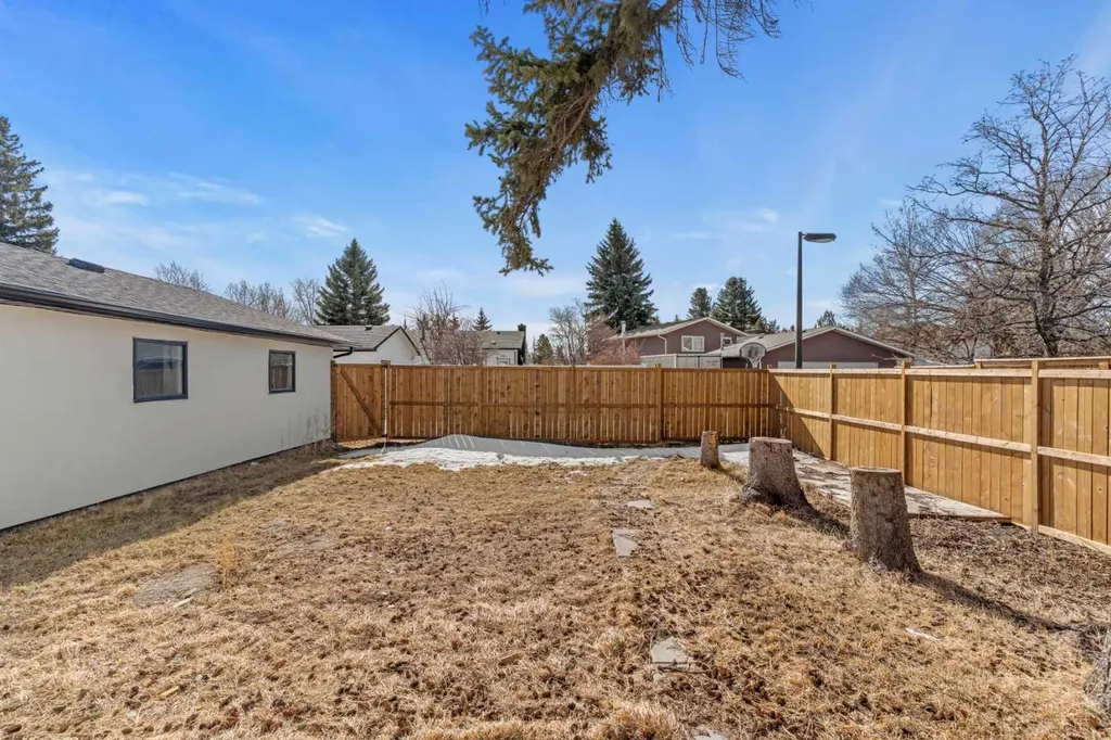 1731 111 Avenue SW Calgary AB T2W 1R6