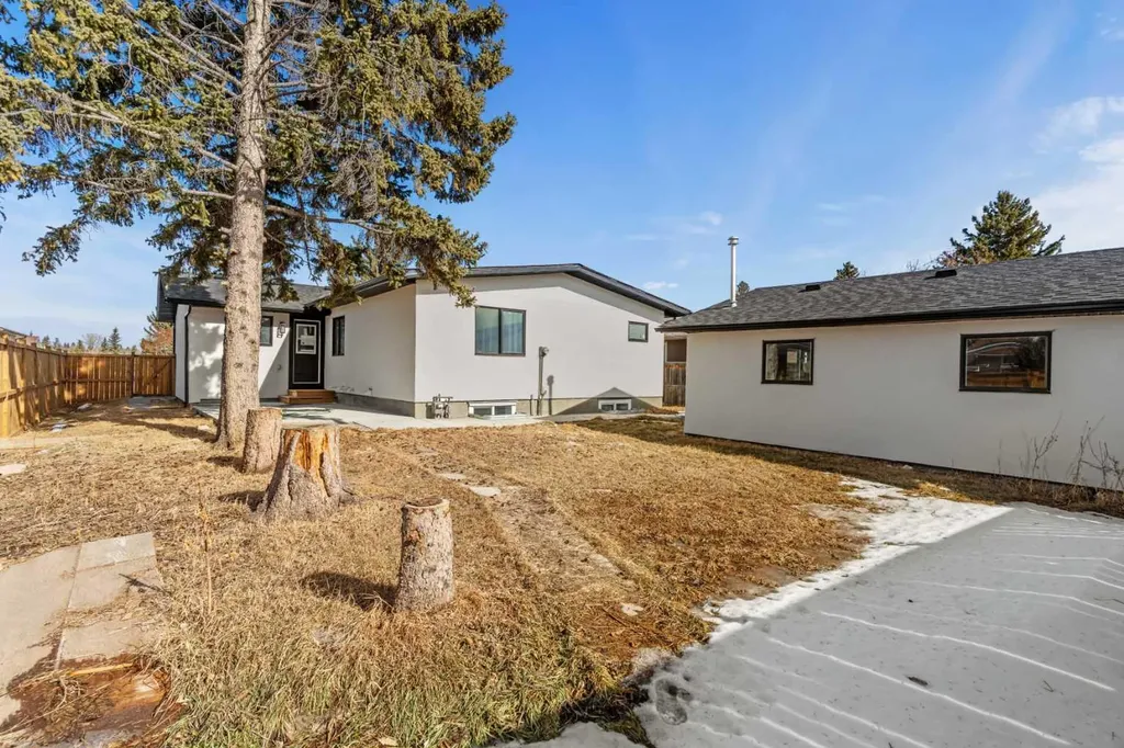 1731 111 Avenue SW Calgary AB T2W 1R6