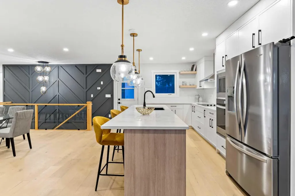1731 111 Avenue SW Calgary AB T2W 1R6