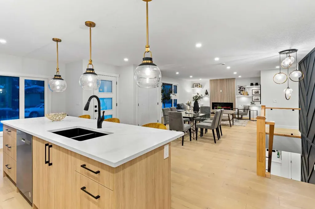 1731 111 Avenue SW Calgary AB T2W 1R6