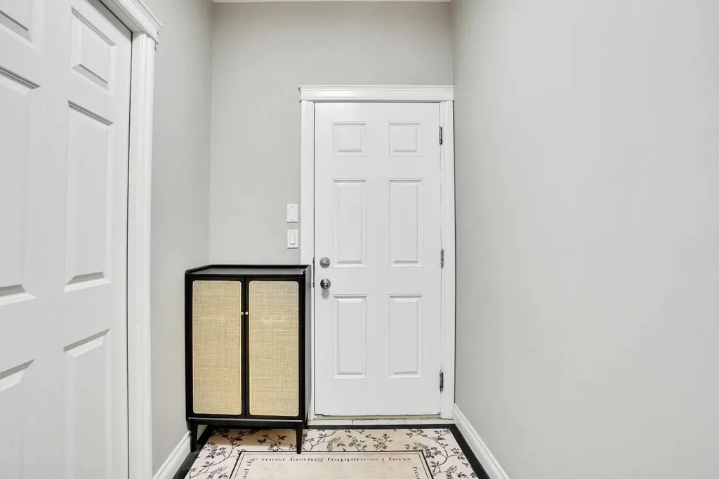 85 Evansborough Way NW Calgary AB t3p 0m6